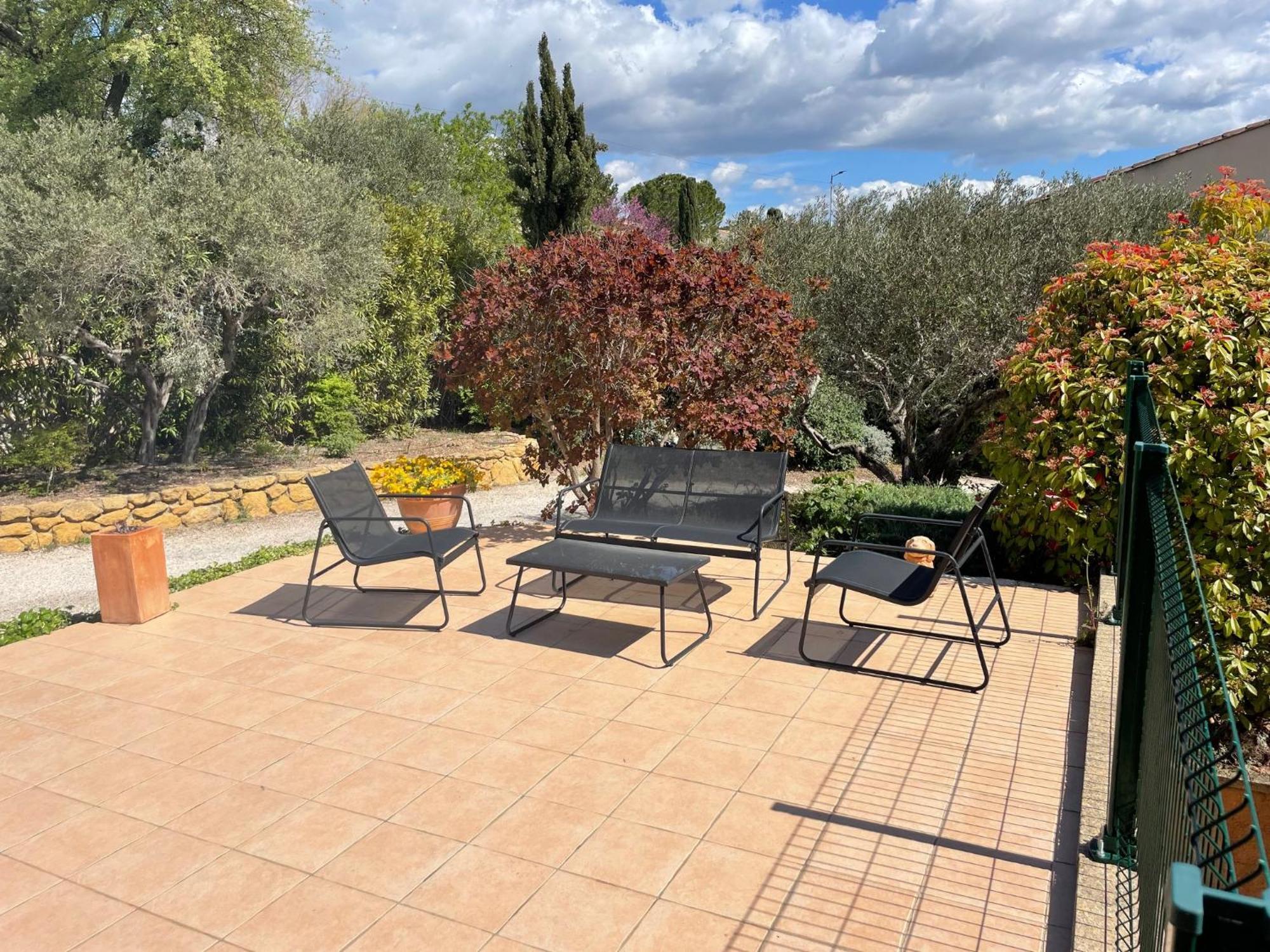 Studio Charmant Avec Terrasse Lancon-Provence Exterior photo